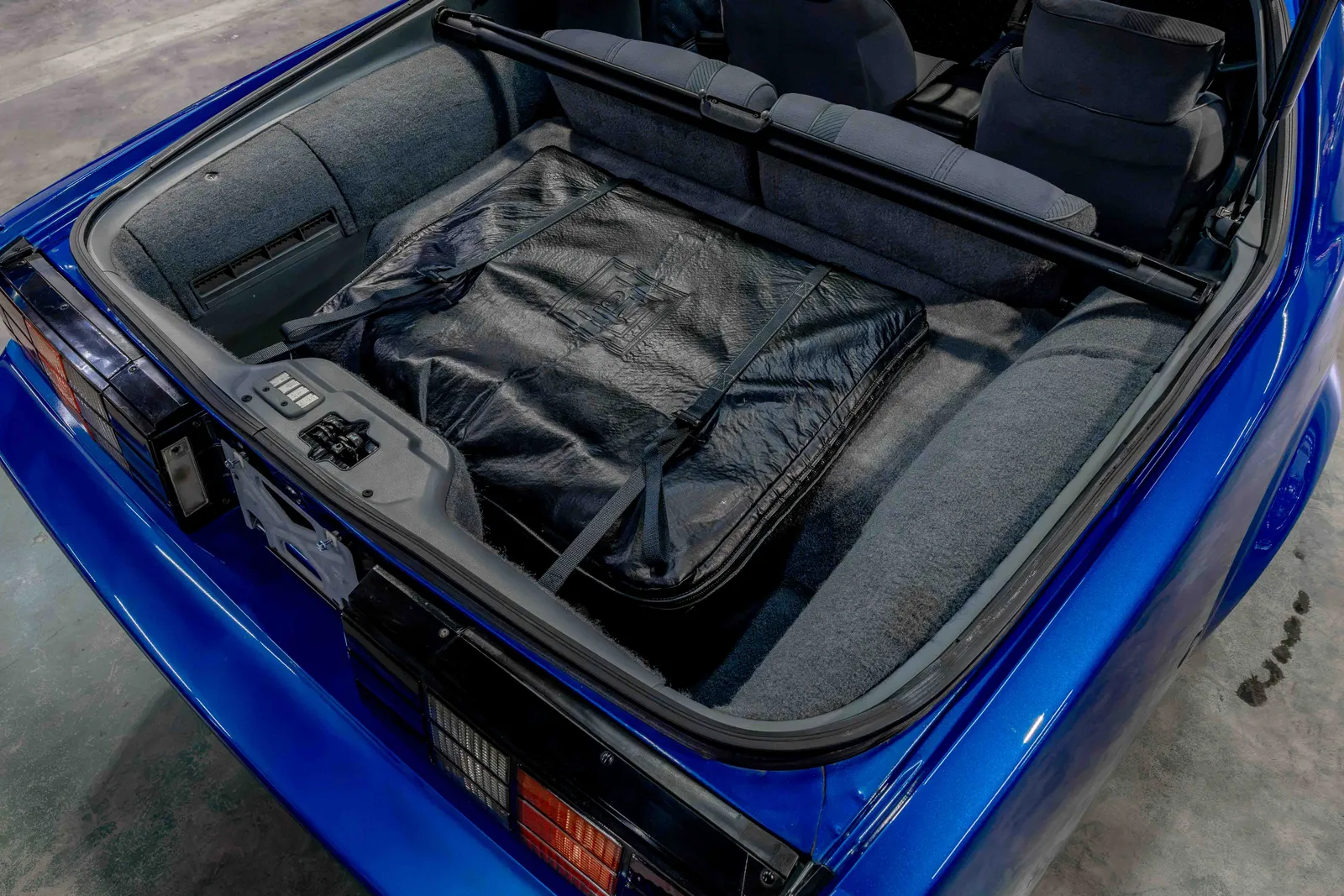 1986-Chevrolet-Camaro-Bright Blue Metallic-141804-53.jpg